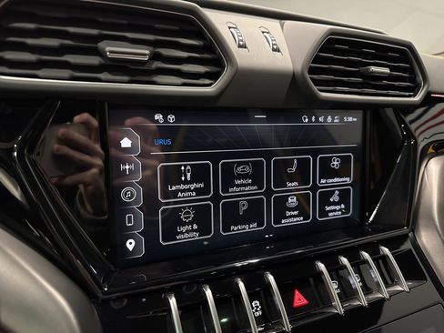 Used 2024 Lamborghini Urus S image 29