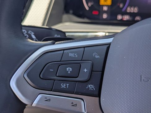 Used 2024 Volkswagen Atlas Cross Sport SEL R-Line AWD/4WD image 25