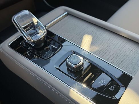 New 2026 Volvo XC90 T8 Plus w/ Protection Package Premier image 6