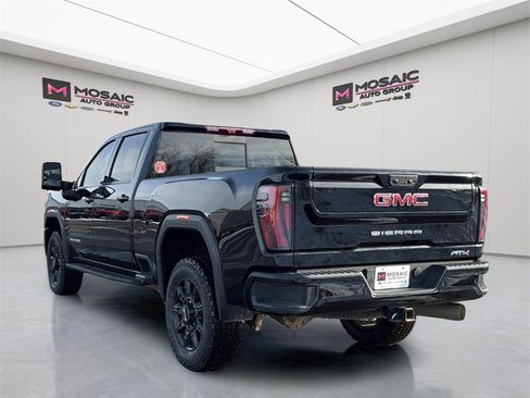 Used 2025 GMC Sierra 3500 AT4 w/ AT4 Premium Plus Package image 5