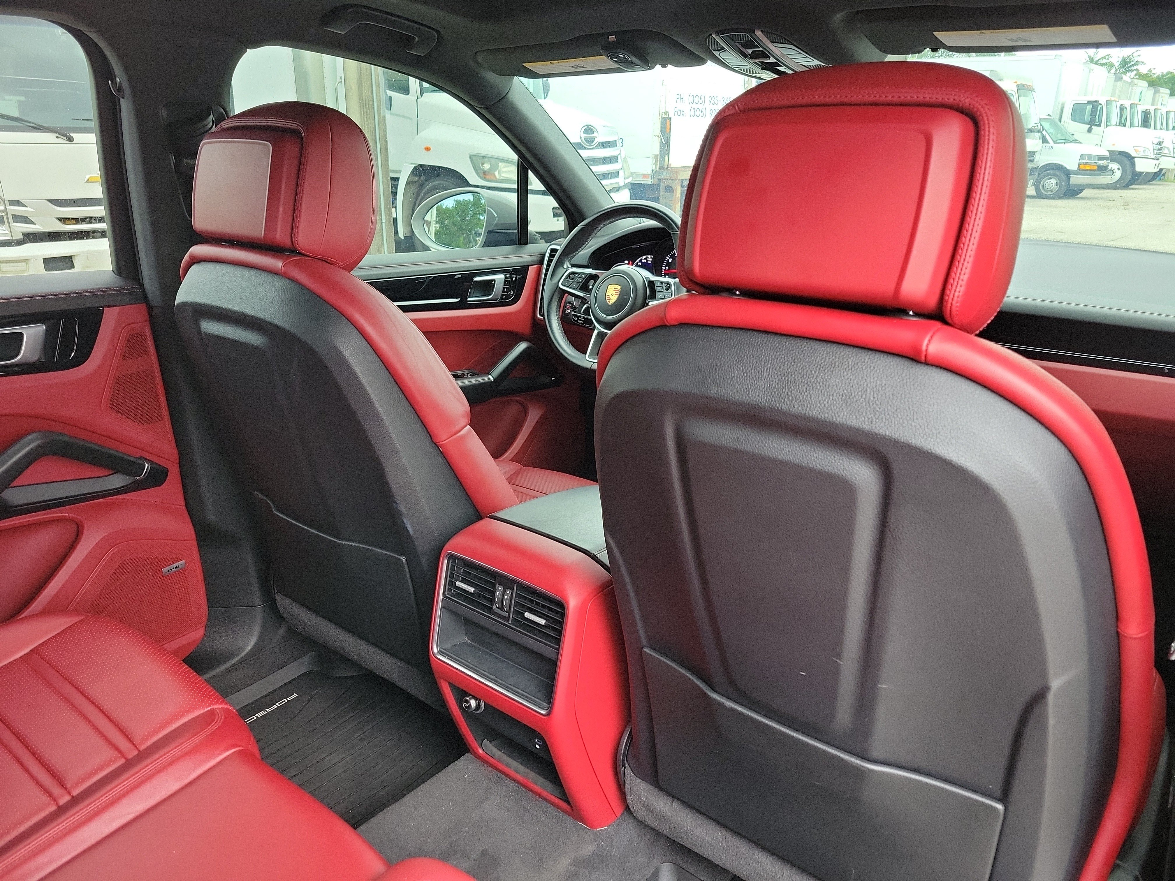 Used 2021 Porsche Cayenne AWD/4WD image 8
