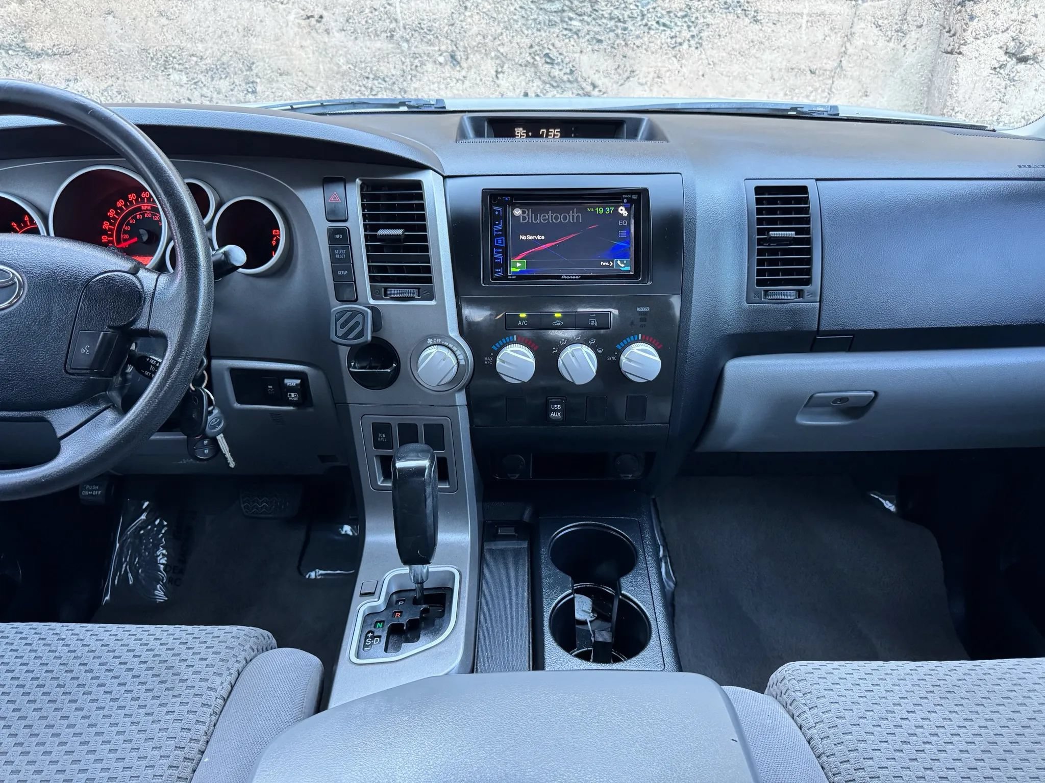 Used 2011 Toyota Tundra 2WD Double Cab w/ SR5 Pkg image 25