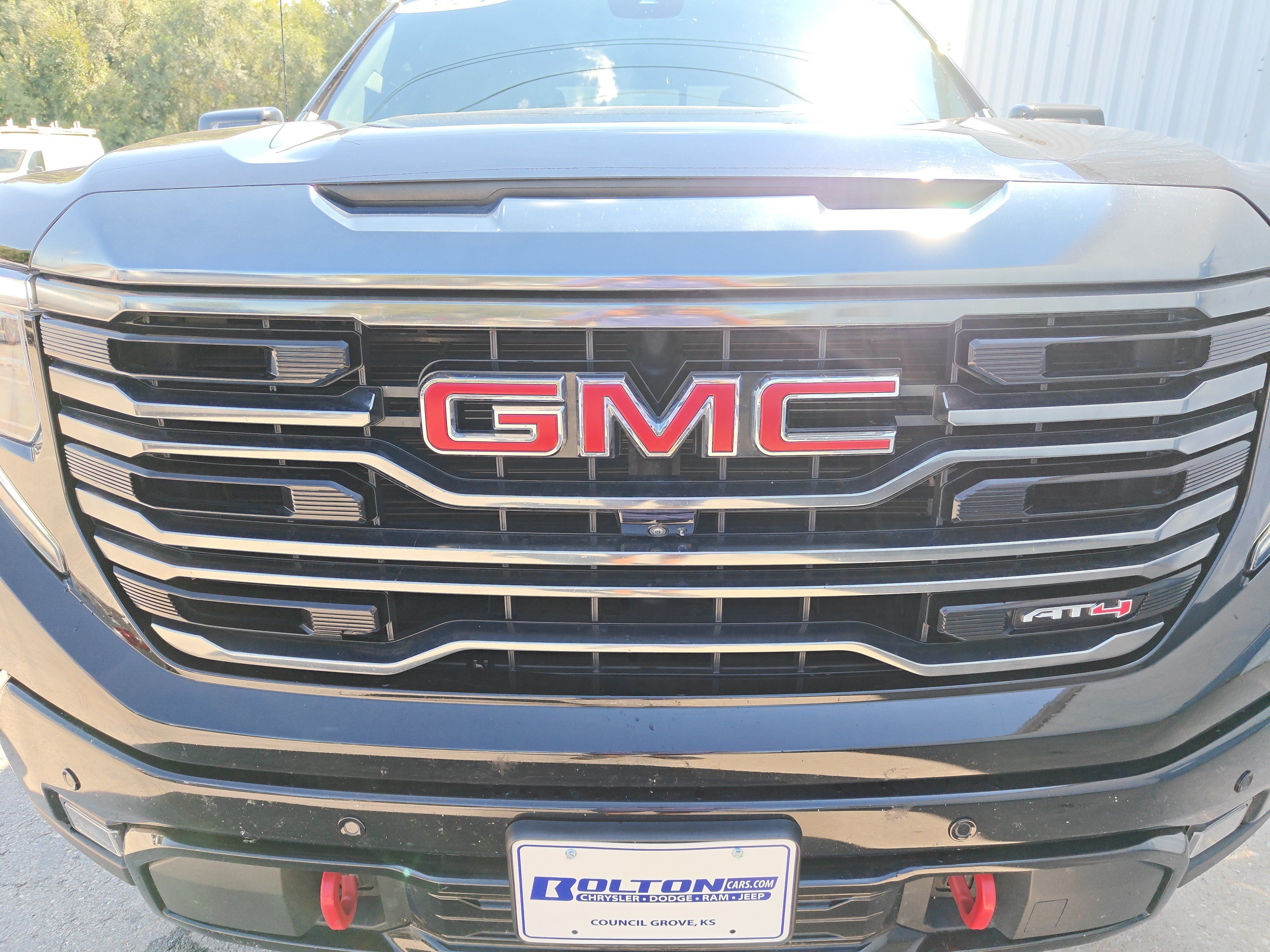 Used 2024 GMC Sierra 1500 AT4 w/ AT4 Premium Package AWD/4WD image 5