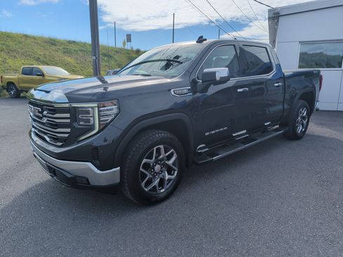 Used 2022 GMC Sierra 1500 SLT w/ SLT Convenience Package AWD/4WD image 7