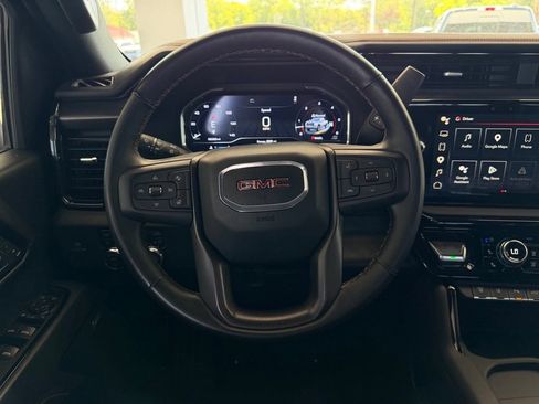 Used 2025 GMC Sierra 2500 AT4 w/ AT4 Premium Plus Package AWD/4WD image 18