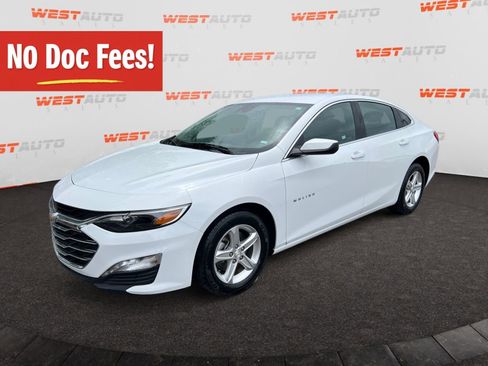 Used 2024 Chevrolet Malibu LT FWD image 1