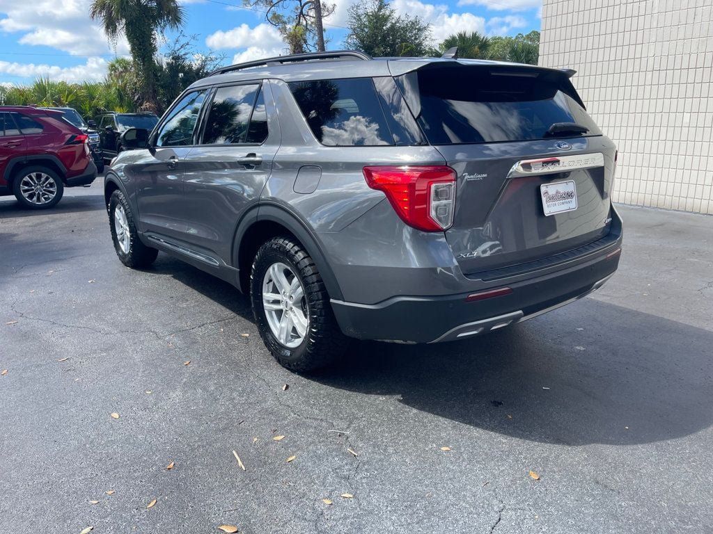 Used 2023 Ford Explorer XLT w/ Equipment Group 202A AWD/4WD image 3