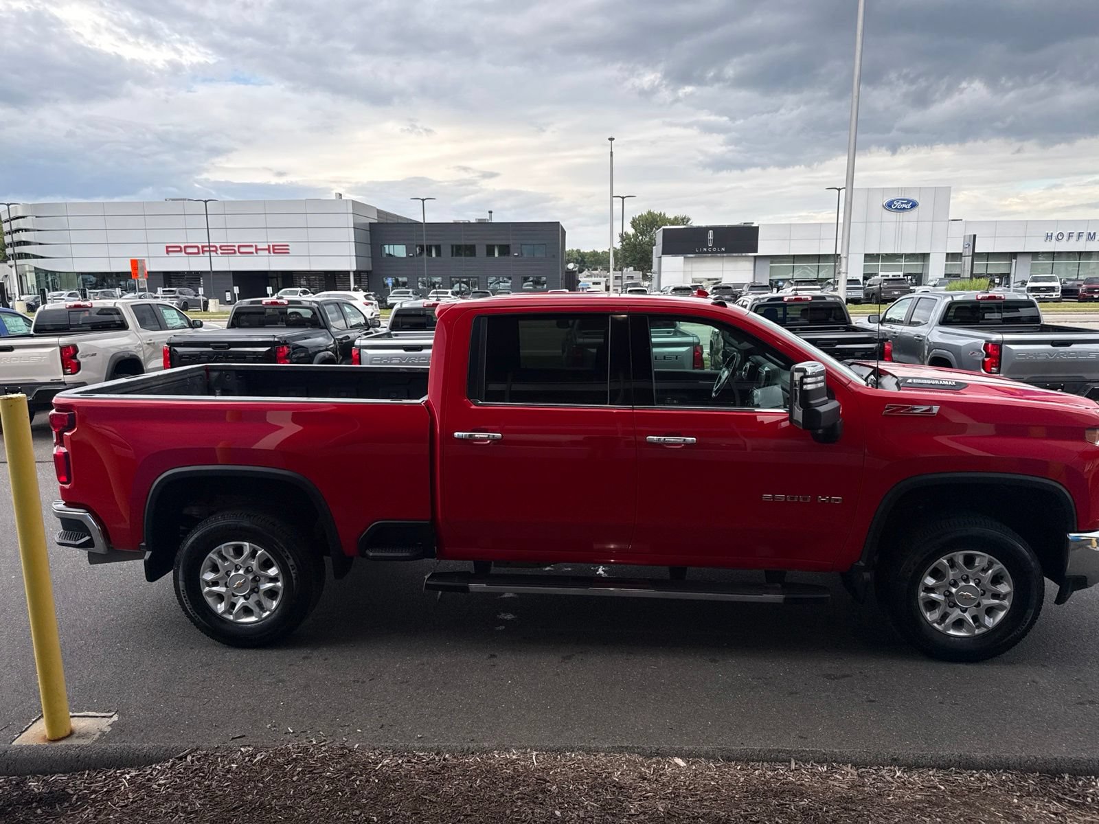 Used 2023 Chevrolet Silverado 2500 LTZ w/ Z71 Off-Road Package AWD/4WD image 5