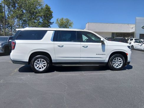 Used 2021 Chevrolet Suburban LT AWD/4WD image 3