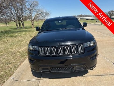 Used 2021 Jeep Grand Cherokee Laredo X image 8