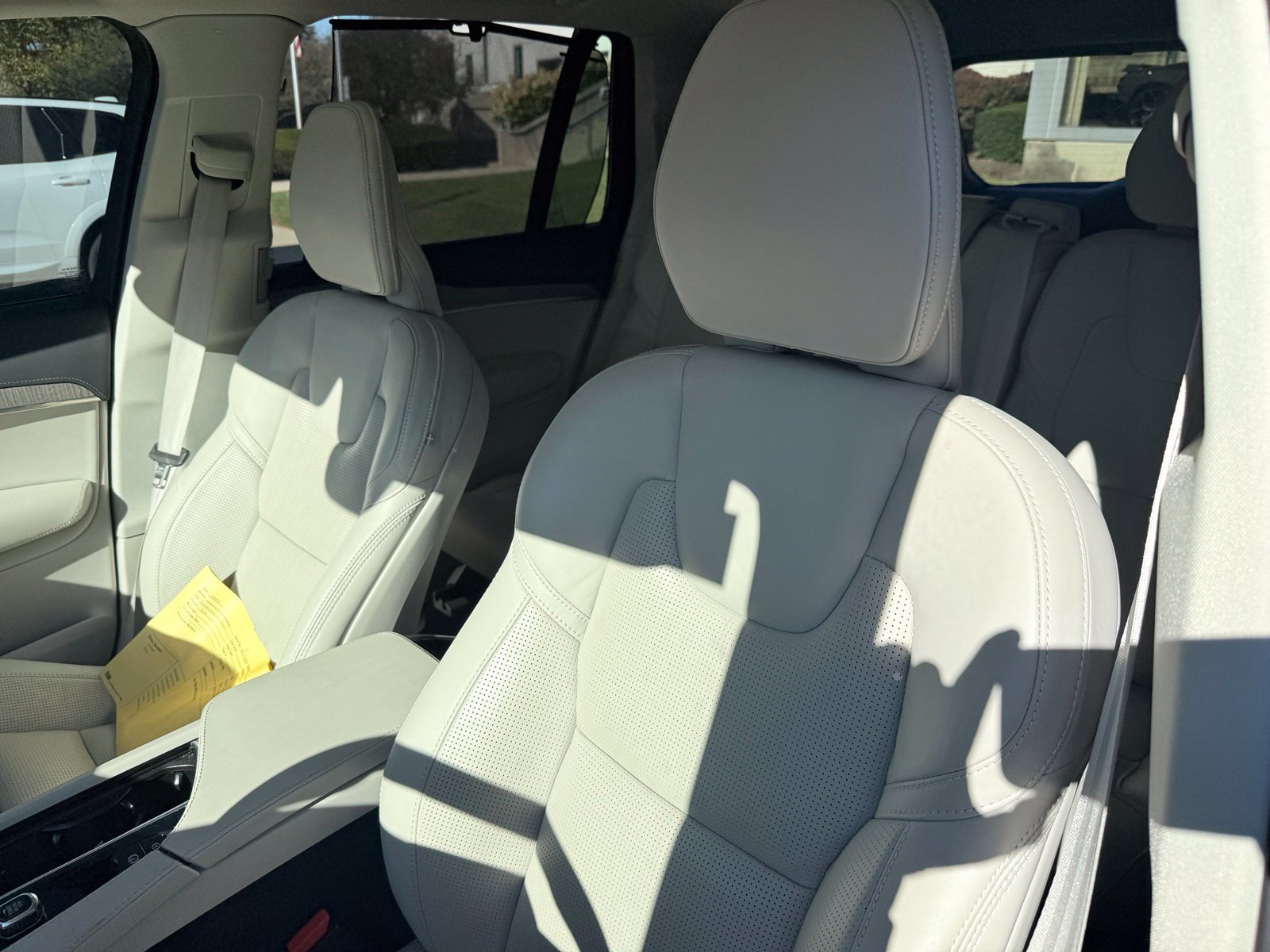 Used 2024 Volvo XC90 T8 Ultimate w/ Protection Package Premier AWD/4WD image 18
