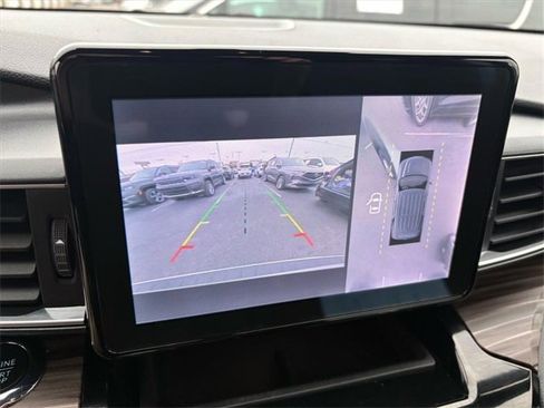 Used 2023 Ford Explorer Limited w/ Equipment Group 301A image 9