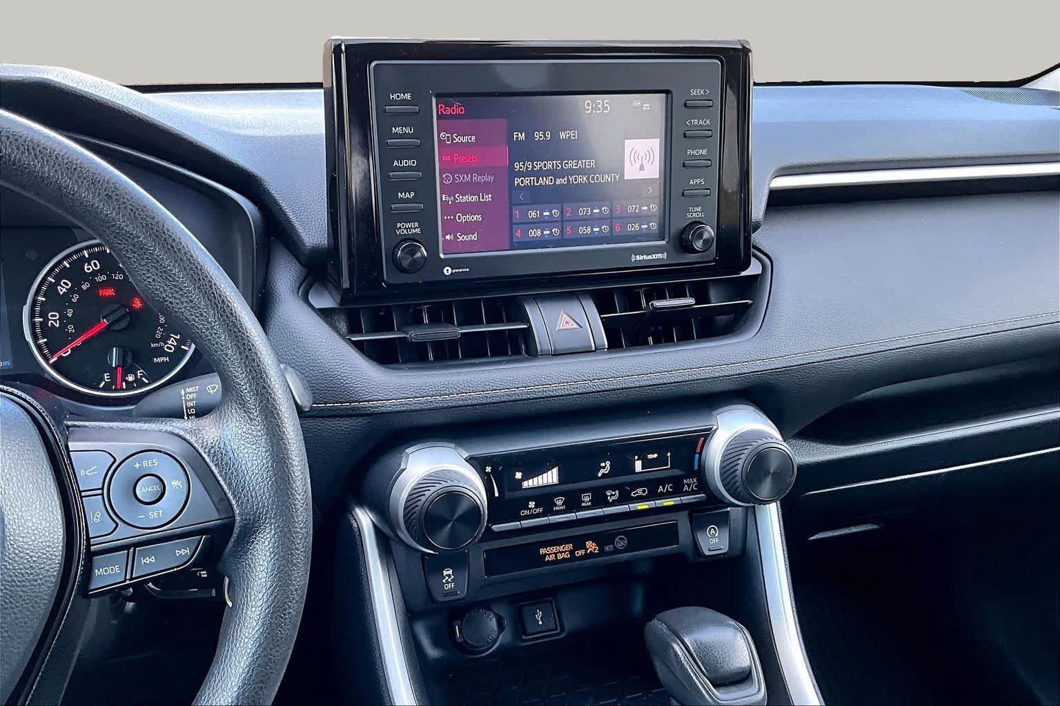 Used 2021 Toyota RAV4 LE AWD/4WD image 7