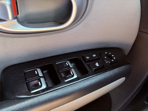 Used 2019 Kia Soul FWD image 44