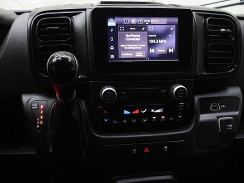 Used 2025 RAM ProMaster 2500 w/ Convenience Group FWD image 18