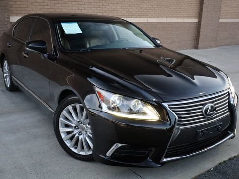 Used 2013 Lexus LS 460 4dr Sedan AWD image 7