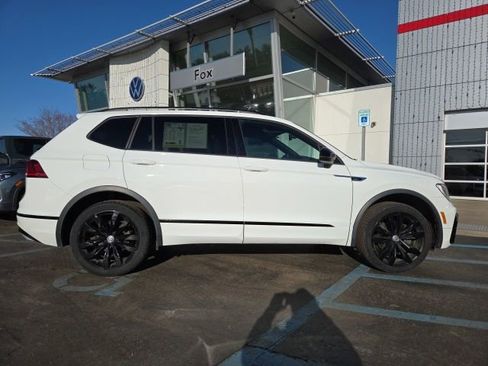 Used 2020 Volkswagen Tiguan SE R-Line image 8