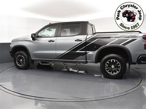 Used 2024 Chevrolet Silverado 1500 ZR2 w/ Technology Package image 2