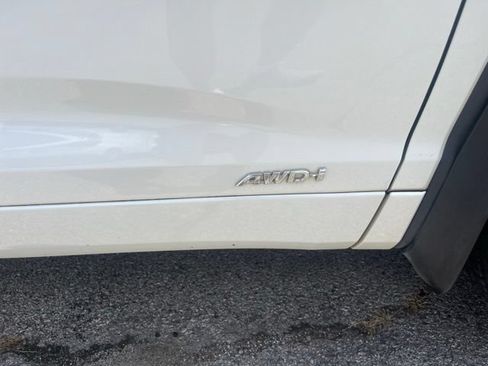 Used 2018 Toyota Highlander XLE AWD/4WD image 9