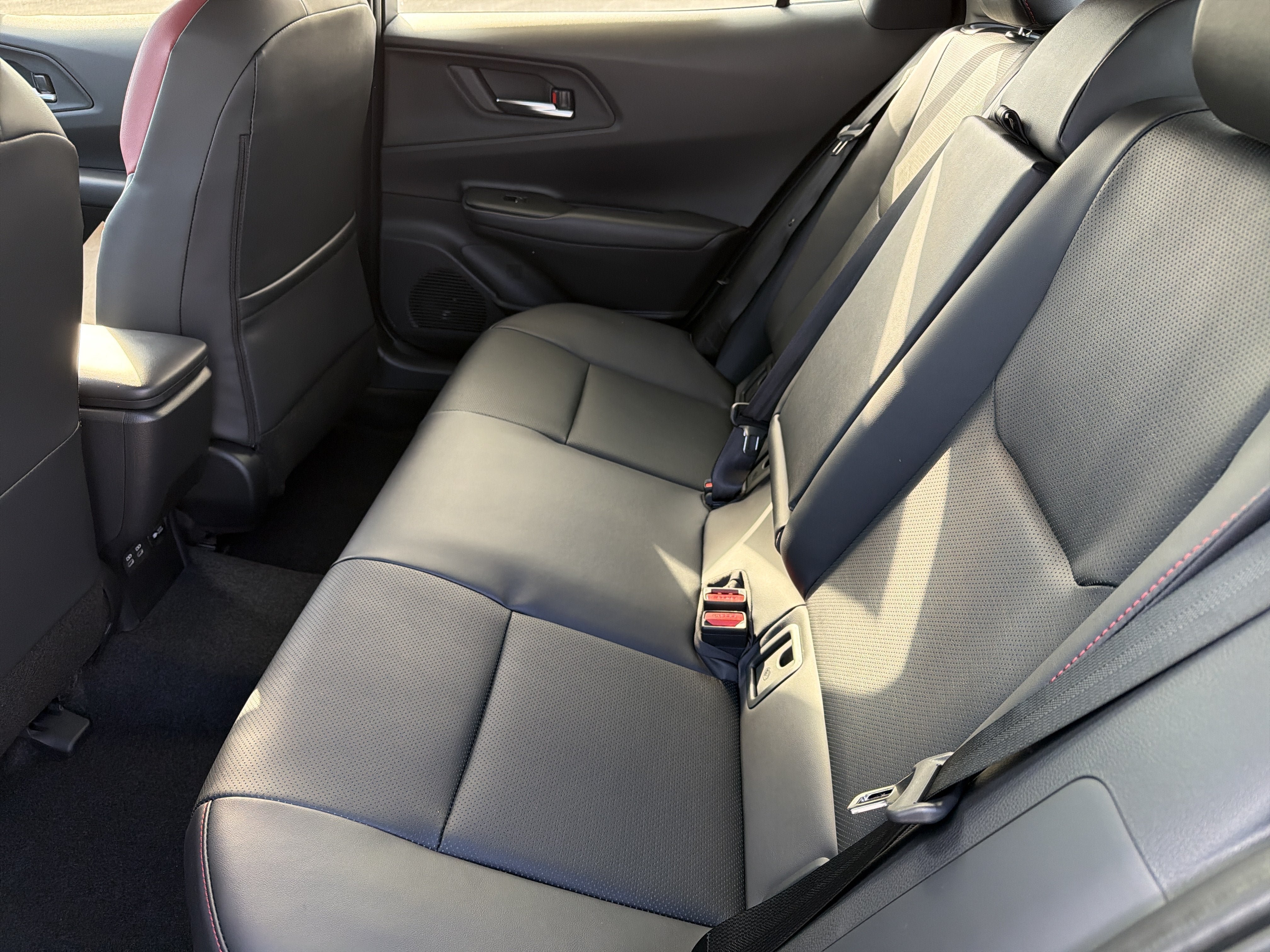 New 2027 Toyota Prius Plug-In Hybrid FWD image 9