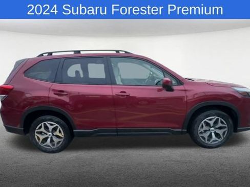 Used 2024 Subaru Forester Premium AWD/4WD image 10