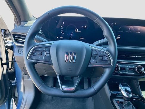 Used 2025 Buick Envista Sport Touring FWD image 11