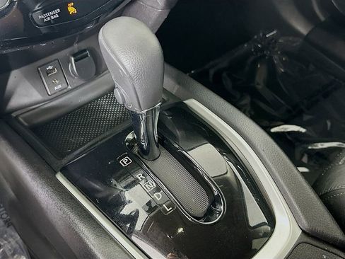 Used 2015 Nissan Rogue SL AWD/4WD image 23