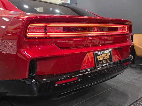 Used 2024 Dodge Charger R/T w/ Plus Group image 38