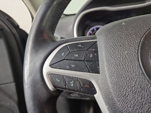 Used 2018 Jeep Cherokee Latitude Plus w/ Cold Weather Group image 22