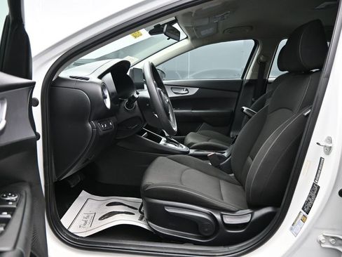 Used 2023 Kia Forte LXS w/ LXS Technology Package FWD image 9