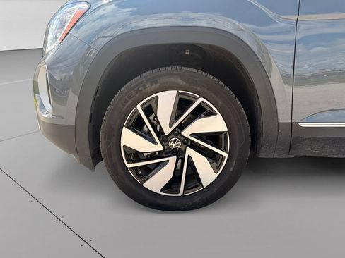 Used 2025 Volkswagen Atlas SEL AWD/4WD image 33