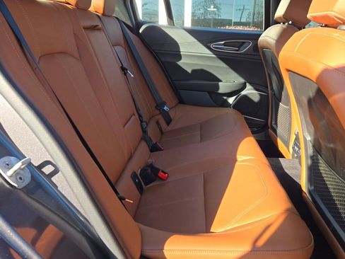 Used 2022 Alfa Romeo Giulia Ti image 8