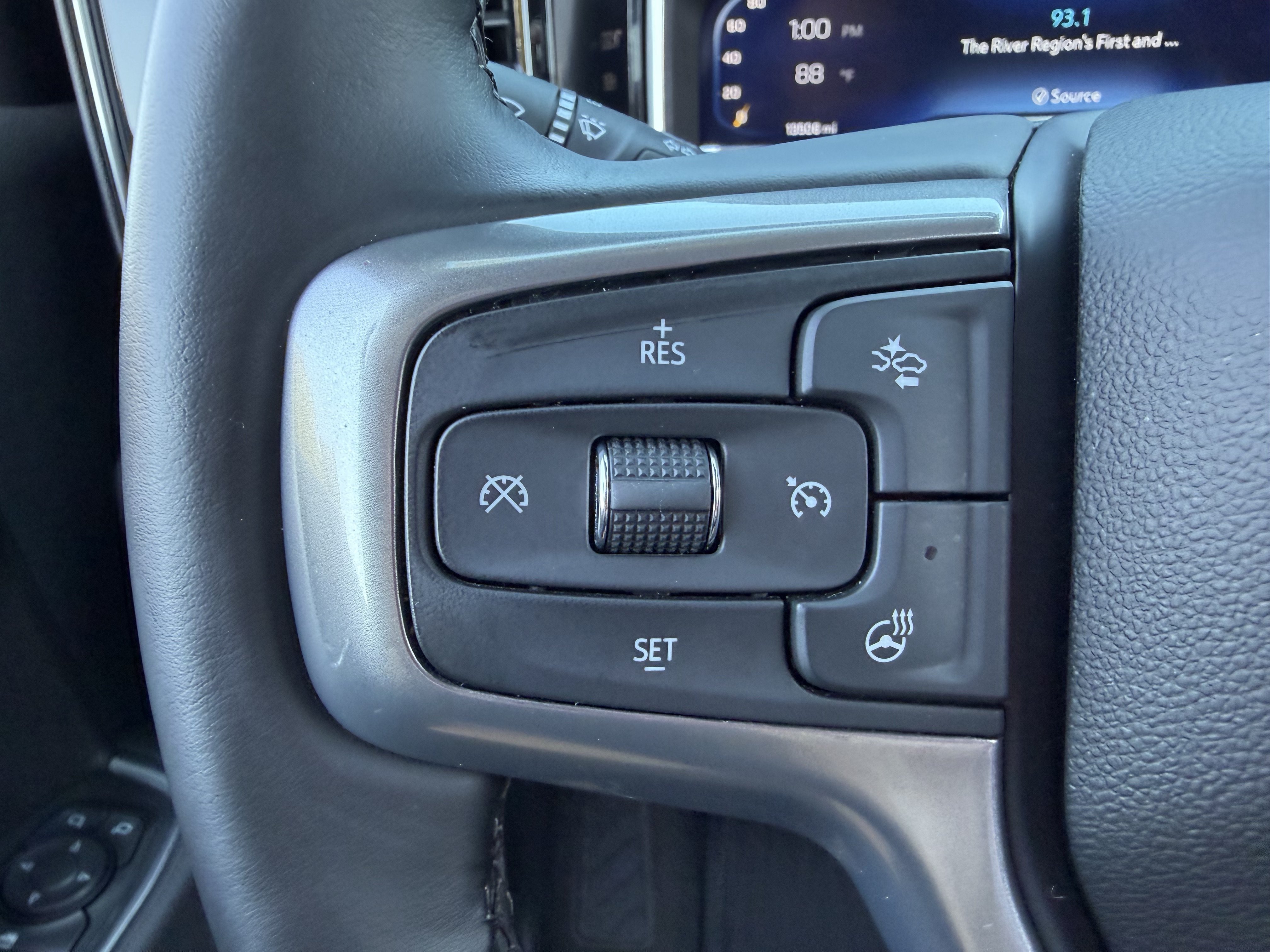 Used 2025 Chevrolet Silverado 1500 LT AWD/4WD image 15