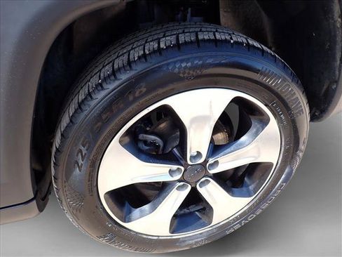 Used 2018 Jeep Compass Latitude w/ Popular Equipment Group AWD/4WD image 7