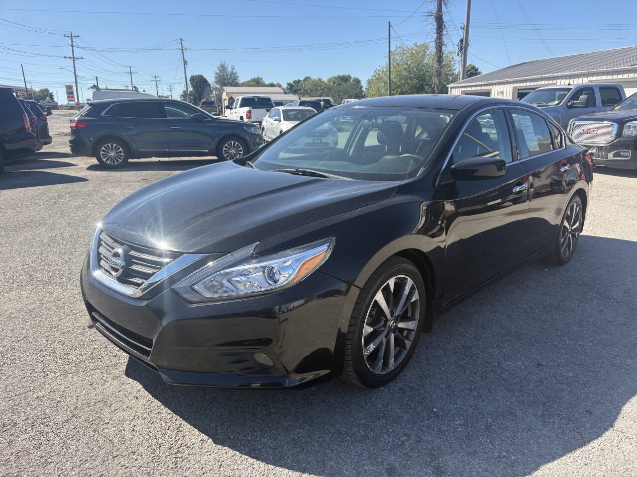 Used 2017 Nissan Altima 2.5 SR FWD image 3