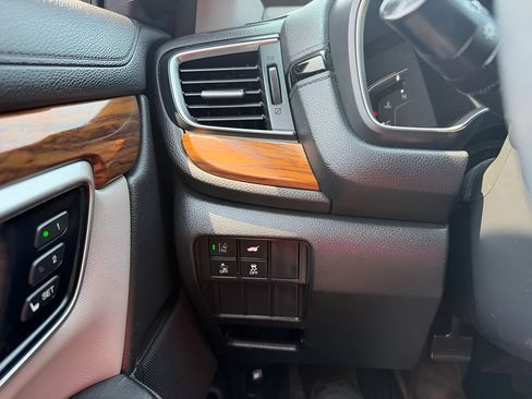 Used 2020 Honda CR-V Touring image 18