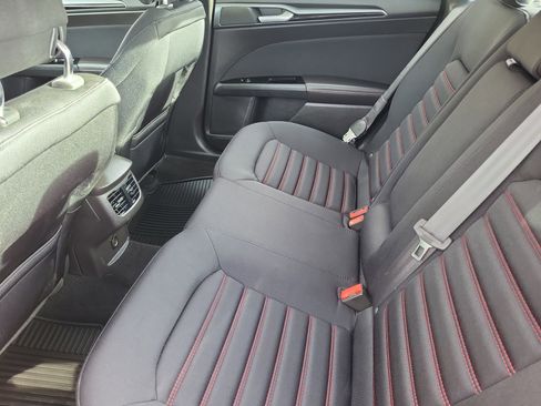 Used 2014 Ford Fusion SE image 23