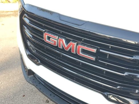 Certified 2023 GMC Terrain SLE w/ Driver Convenience Package FWD image 9