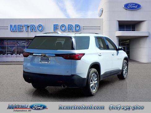 Used 2023 Chevrolet Traverse LT AWD/4WD image 3