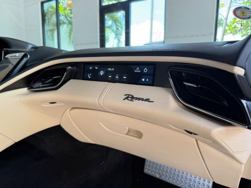 Used 2022 Ferrari Roma RWD image 33