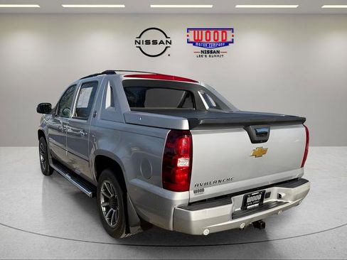Used 2013 Chevrolet Avalanche LTZ image 6
