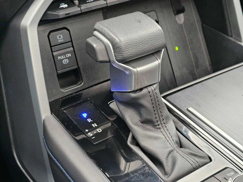 Used 2024 Toyota Sequoia Platinum image 37