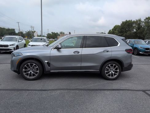 Used 2024 BMW X5 xDrive40i w/ Premium Package AWD/4WD image 3