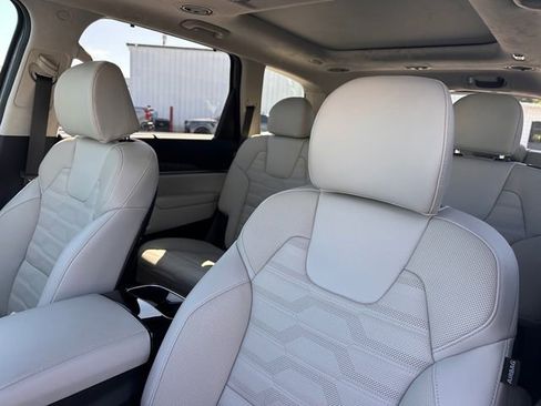 Used 2025 Kia Telluride SX Prestige image 26
