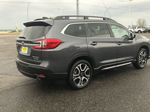 Used 2024 Subaru Ascent Limited w/ Technology Package AWD/4WD image 8