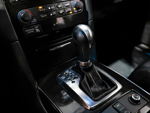 Used 2016 INFINITI QX70 3.7 w/ Premium Package image 27