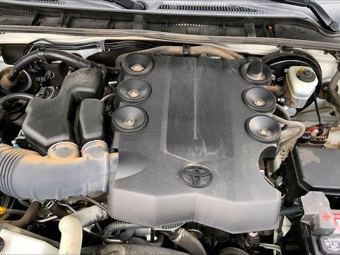 Used 2016 Toyota 4Runner Limited image 32