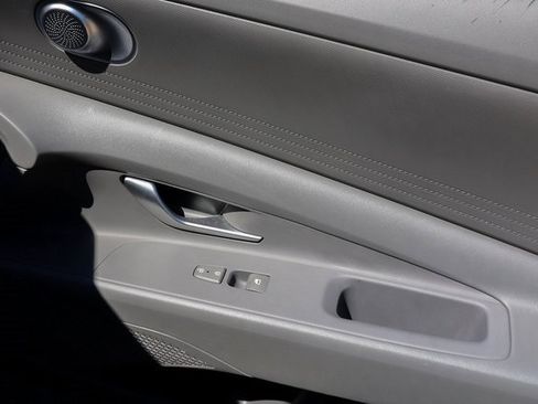 Used 2024 Hyundai Elantra SE image 47