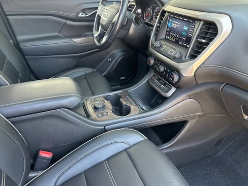 Used 2021 GMC Acadia Denali w/ Denali Ultimate Package AWD/4WD image 18