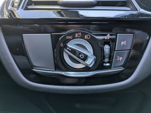 Used 2022 BMW M550i xDrive M550i xDrive w/ Executive Package image 35